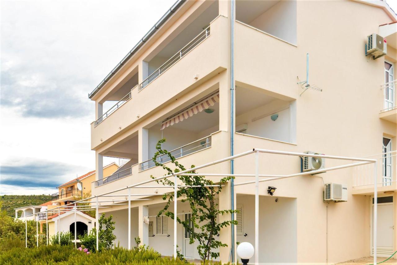 Apartment Ante Ražanj 외부 사진