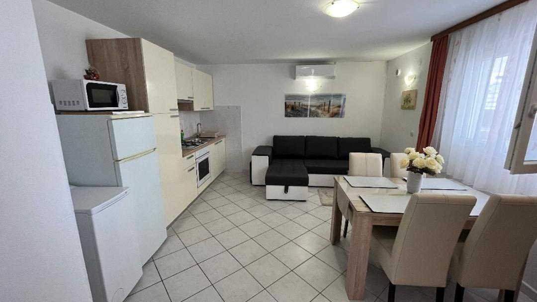 Apartment Ante Ražanj 외부 사진