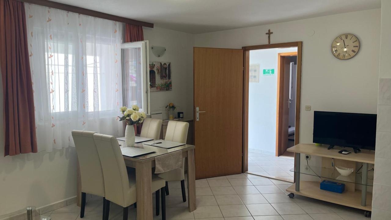 Apartment Ante Ražanj 외부 사진