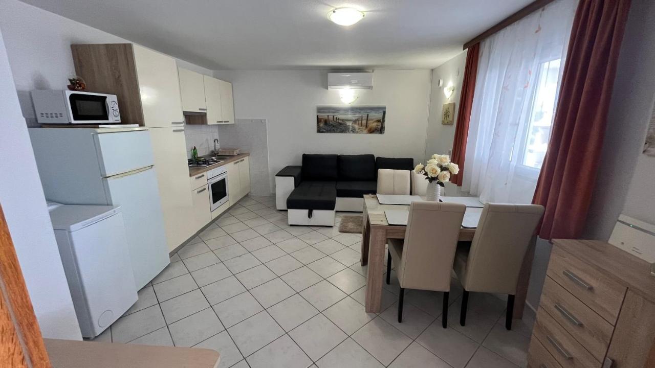 Apartment Ante Ražanj 외부 사진