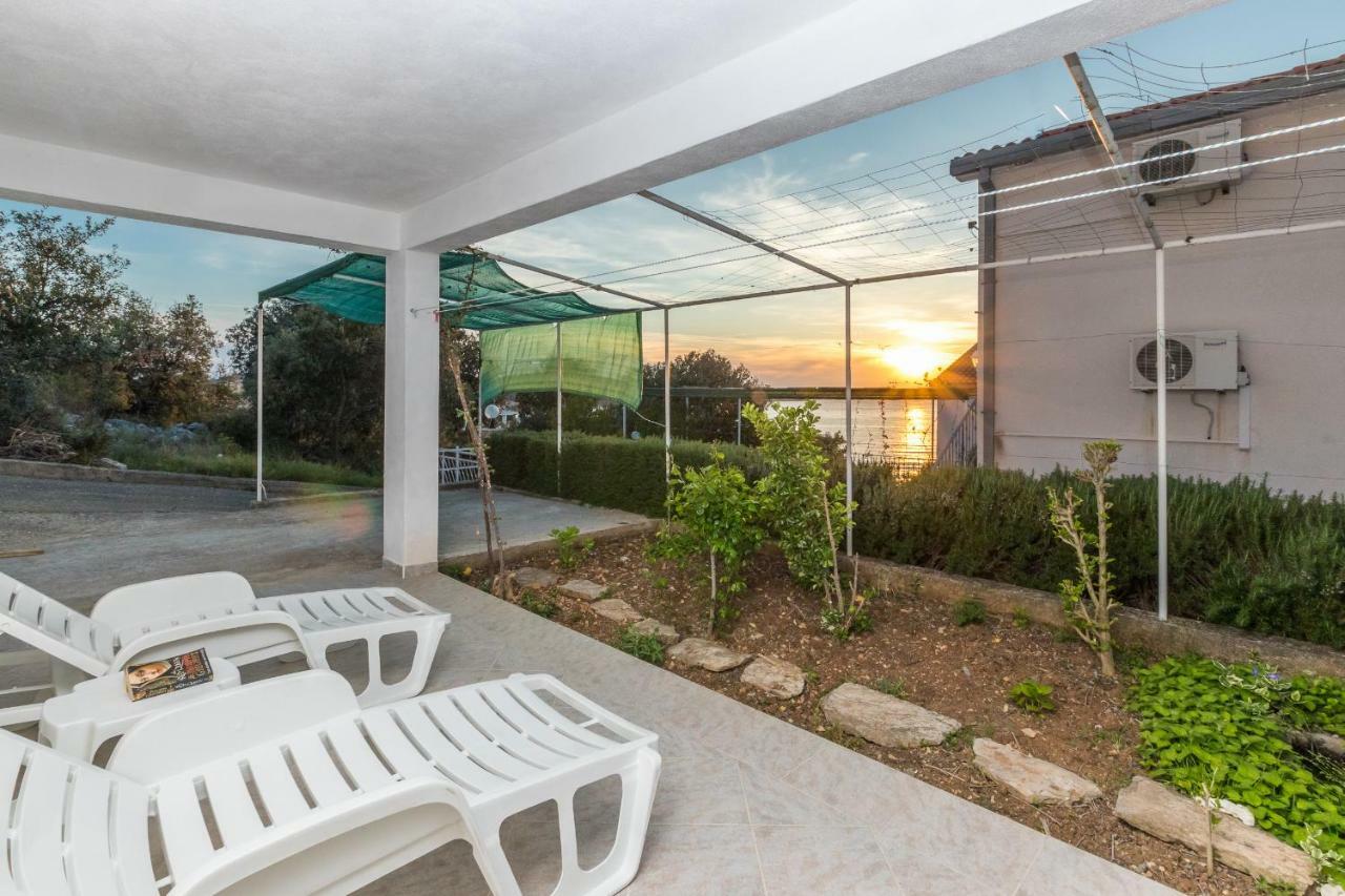 Apartment Ante Ražanj 외부 사진